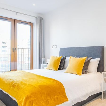 St Albans 2 Bed Luxury City Apartment, 5 Mins Walk To Train & Allocated Parking Eksteriør billede