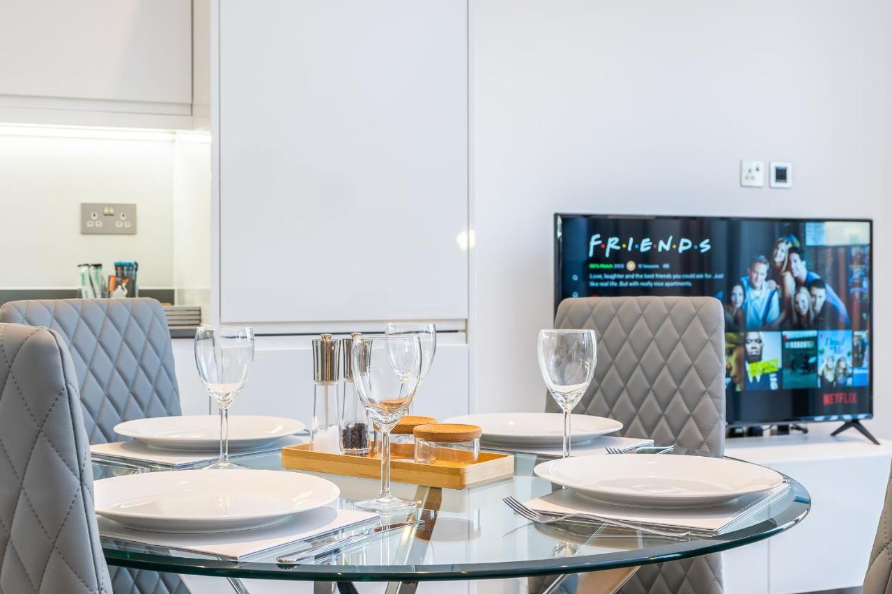 St Albans 2 Bed Luxury City Apartment, 5 Mins Walk To Train & Allocated Parking Eksteriør billede