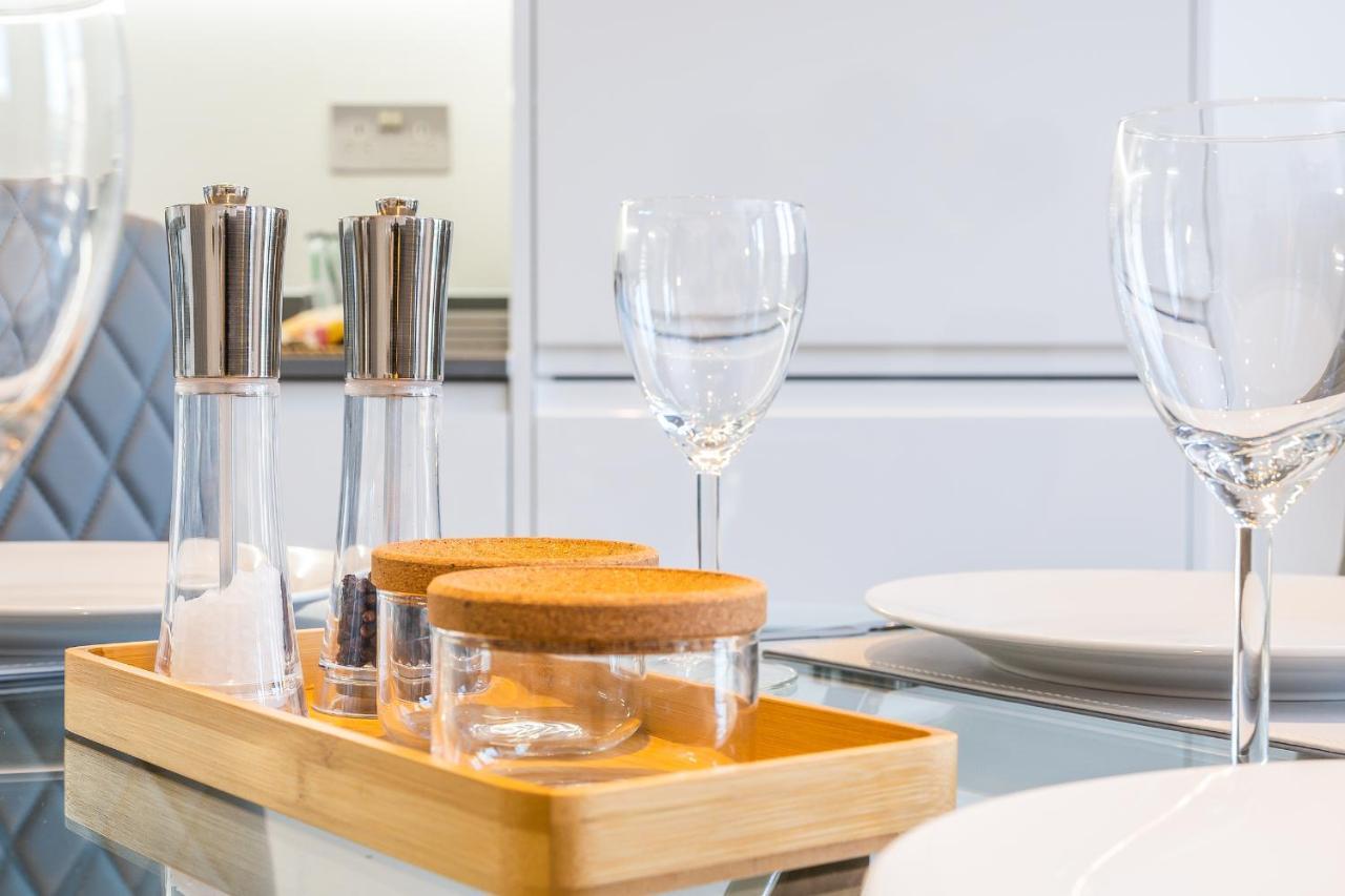 St Albans 2 Bed Luxury City Apartment, 5 Mins Walk To Train & Allocated Parking Eksteriør billede