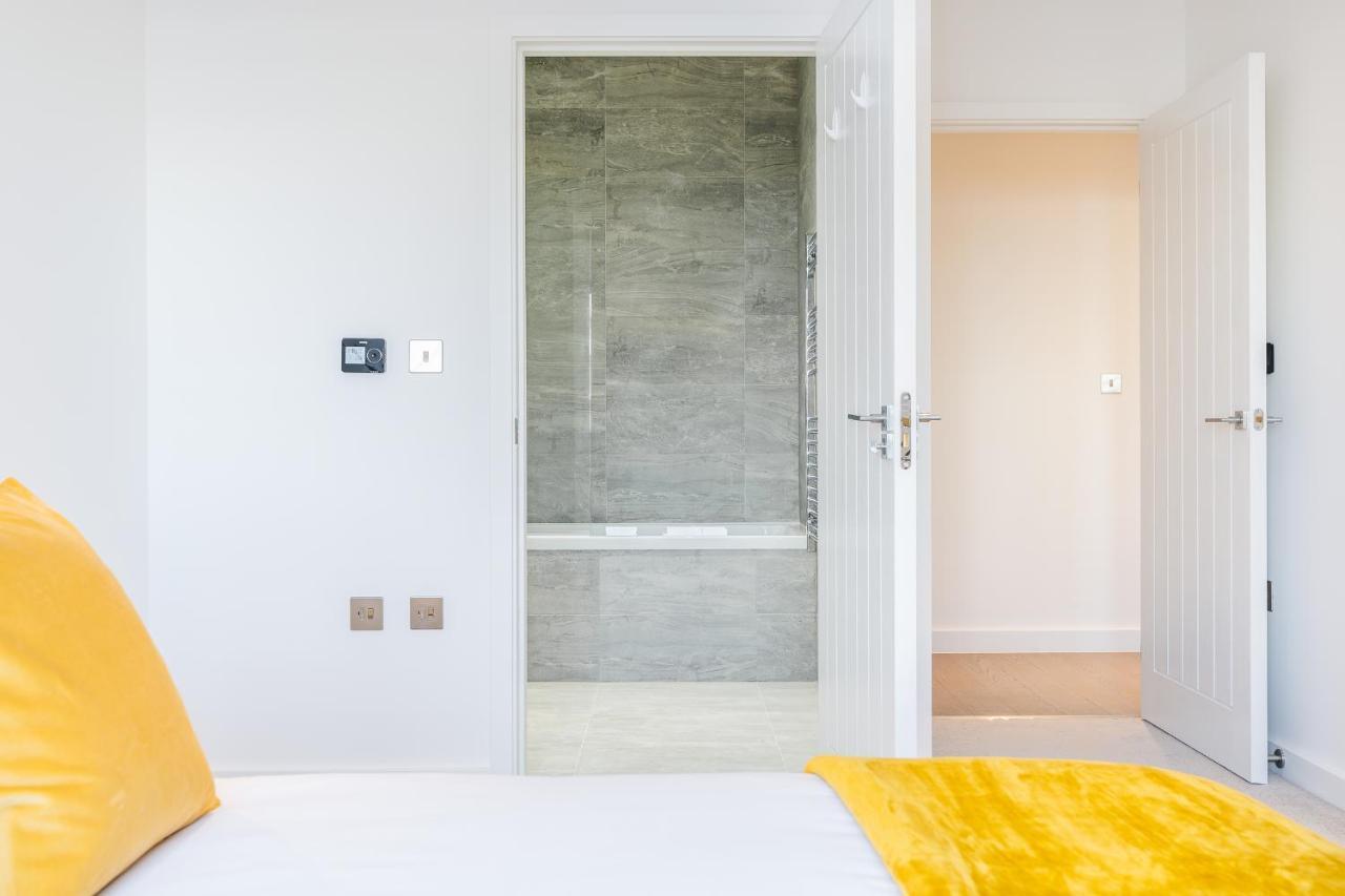 St Albans 2 Bed Luxury City Apartment, 5 Mins Walk To Train & Allocated Parking Eksteriør billede